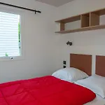 De 4*