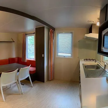 De 4*